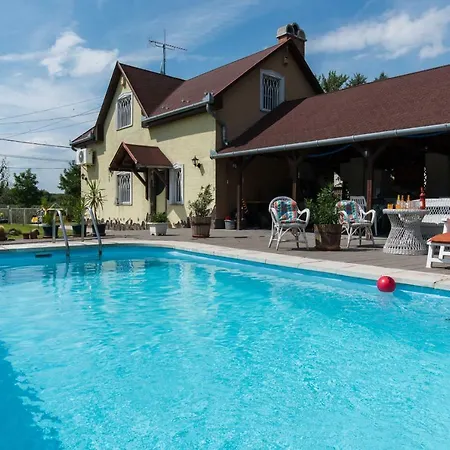Holiday home Ancsa House *